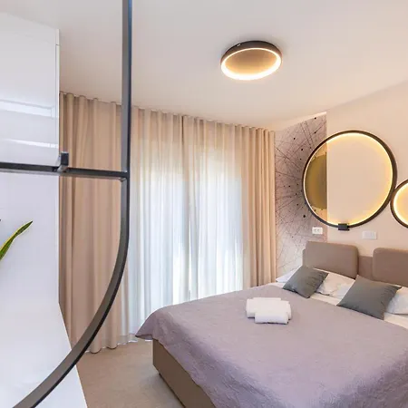 Sea View Apartment *